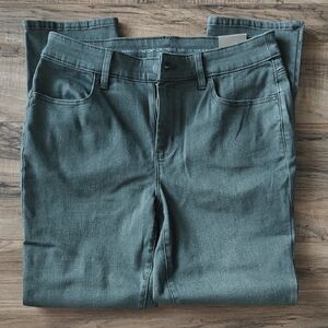 NWT Olive Ankle Zip Jeans